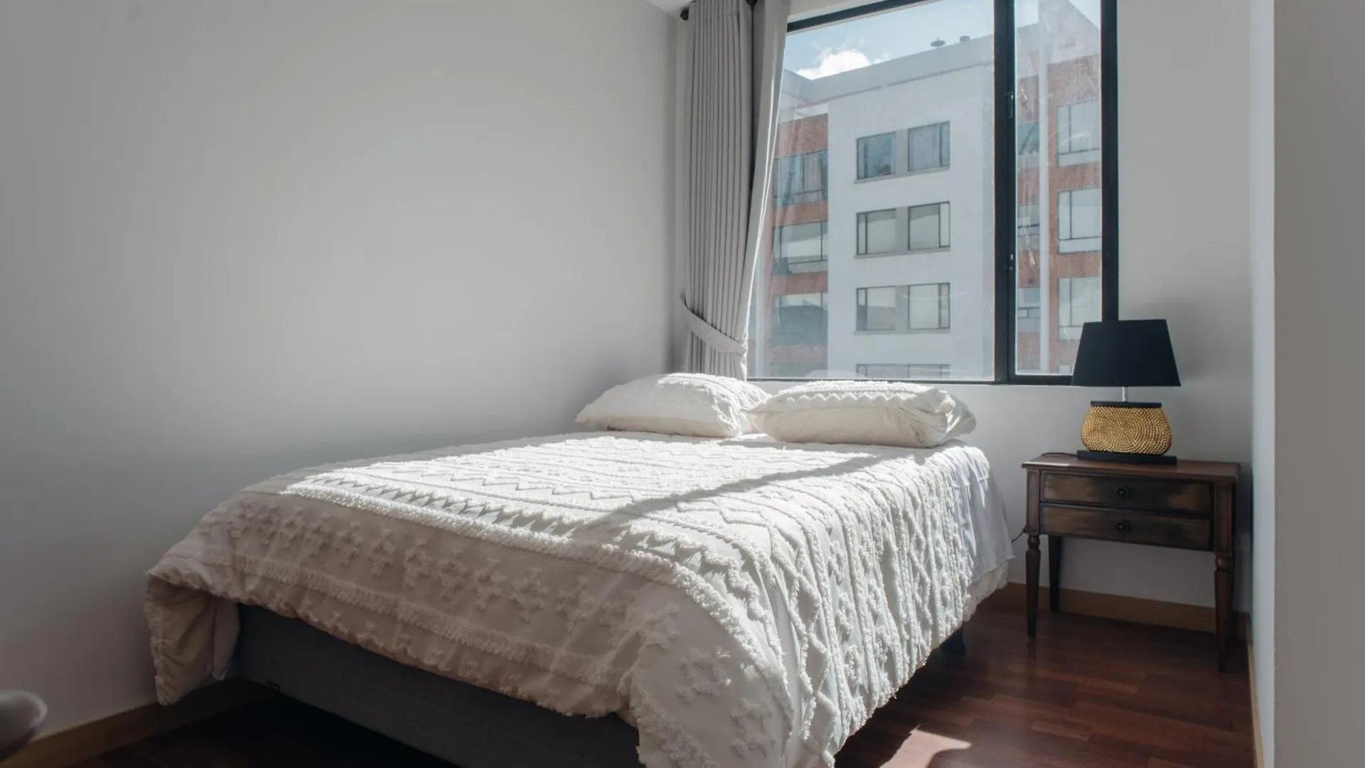 Apartment Spacious And Bright Depark In Quito