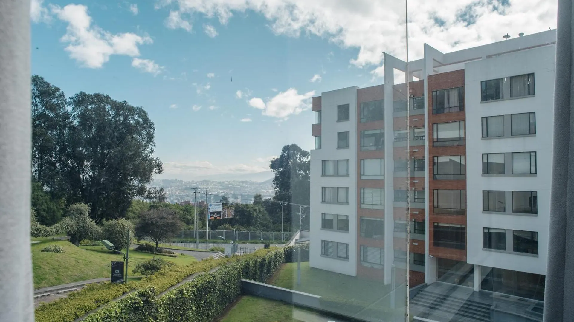 Apartment Spacious And Bright Depark In Quito Ecuador